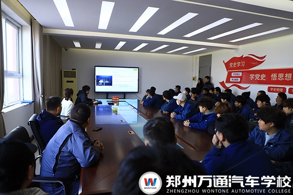 校企合作谱新篇，技能成才赢未来