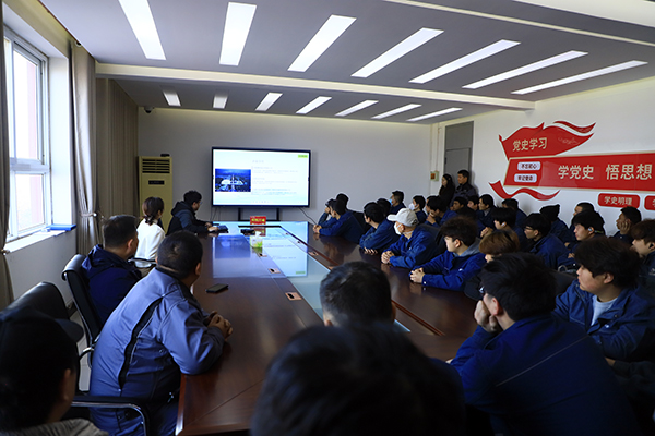 校企合作谱新篇，技能成才赢未来