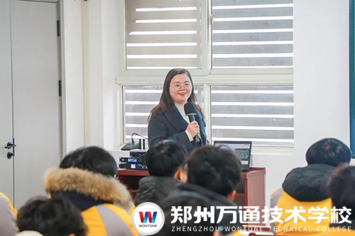 职引未来！小李补胎&鼎车堂专场招聘会走进郑州万通，助力学子优质就业！