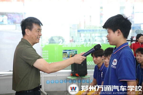大国工匠进校园3.jpg