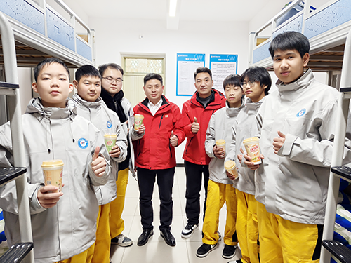 &ldquo;爸爸妈妈，我在万通挺好的！&rdquo; | 第一次远行，请别担心，我们在悄悄长大