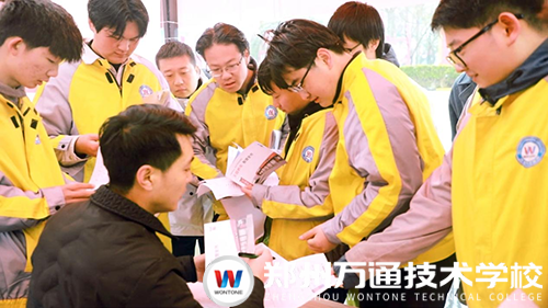 春风聚才融产教 职引万通向未来 | 2026年&ldquo;春风行动&rdquo;暨郑州万通大型人才双选会圆满举行！