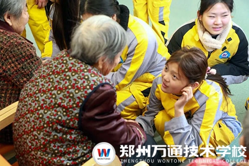 践行・敬老院慰问：温情相伴，情暖夕阳