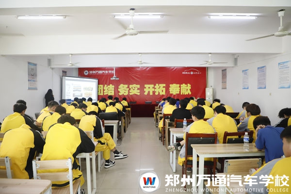 企业联动启新程 | 郑州万通校园宣讲会掀起就业热潮