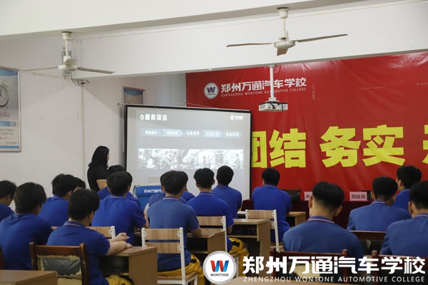 郑州万通携手小李补胎开展专场宣讲招聘，为学子搭建优质就业桥梁